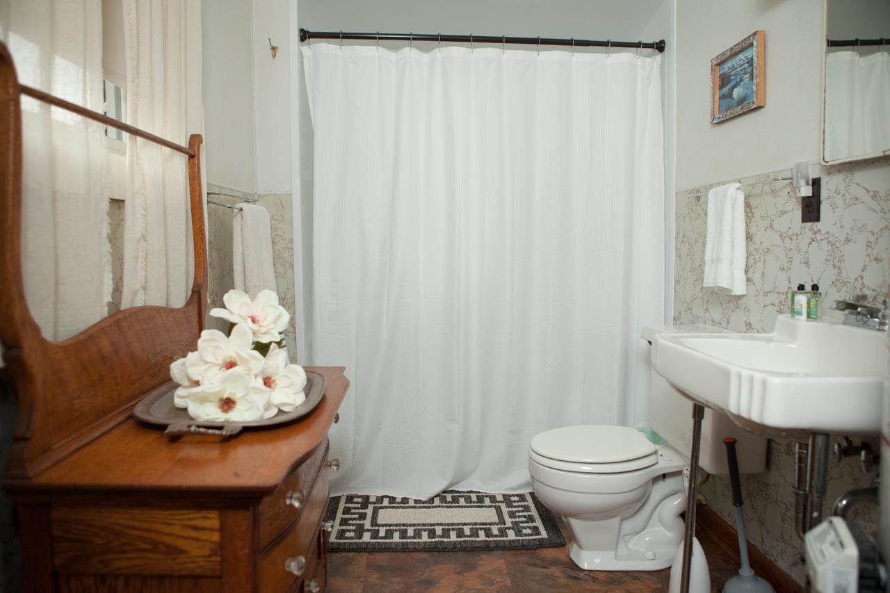 Mission Springs Resort Ashland Bagian luar foto