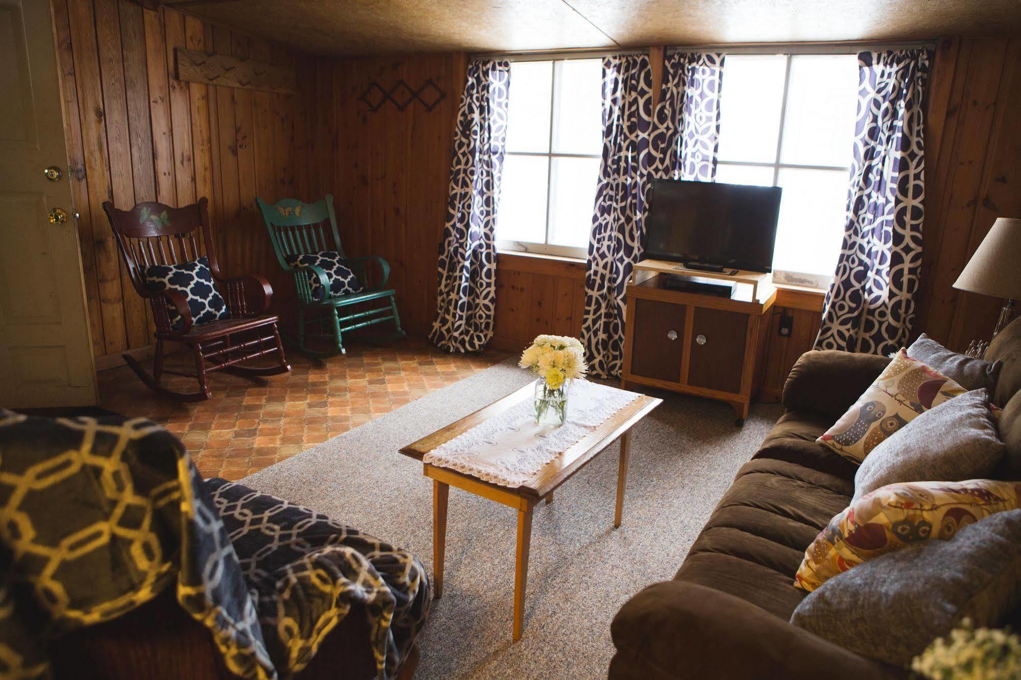 Mission Springs Resort Ashland Bagian luar foto